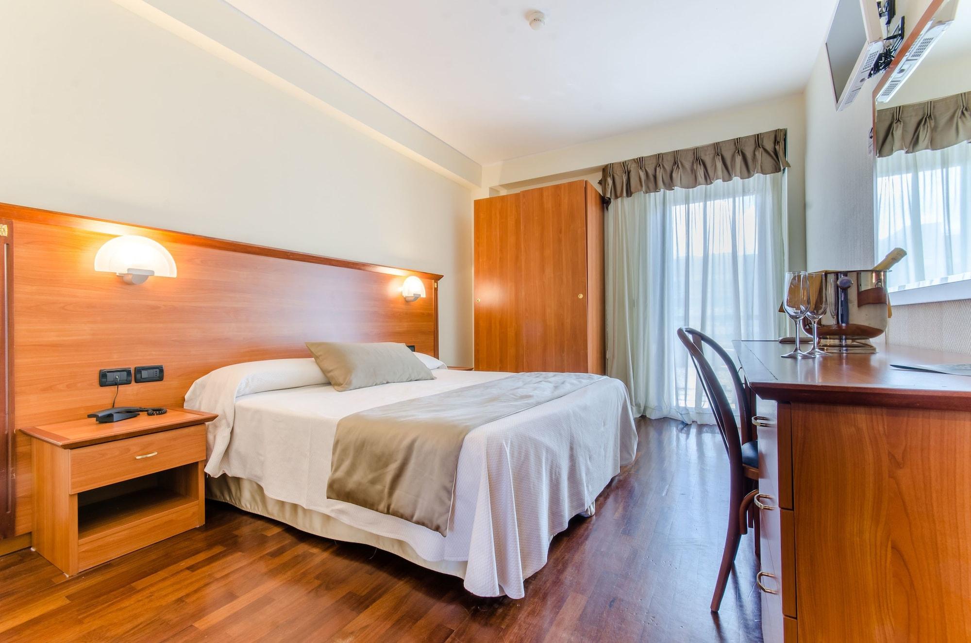 Hotel Federico II LʼAquila Dış mekan fotoğraf