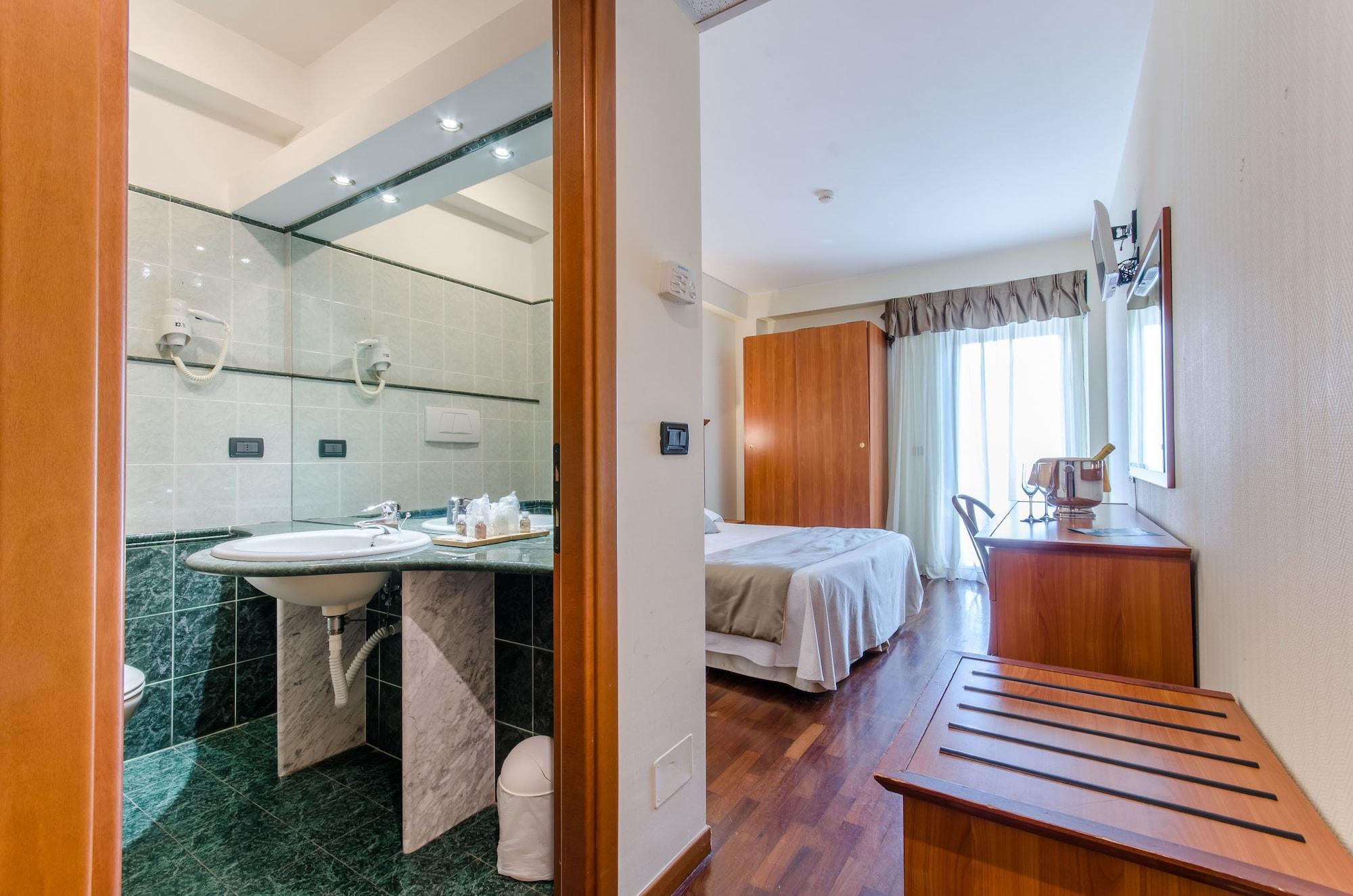 Hotel Federico II LʼAquila Dış mekan fotoğraf