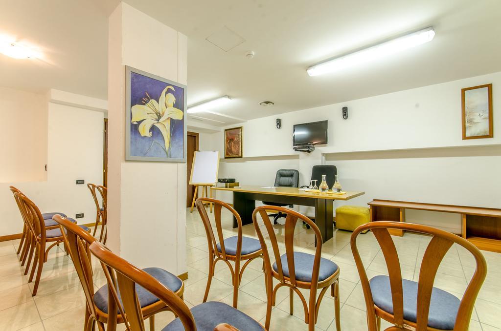 Hotel Federico II LʼAquila Dış mekan fotoğraf