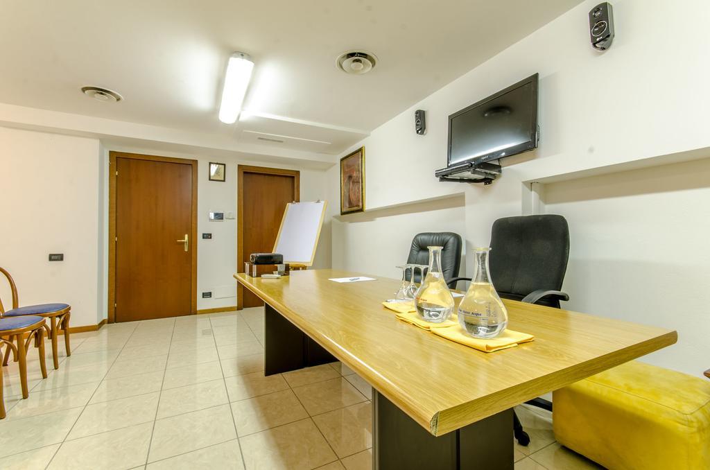 Hotel Federico II LʼAquila Dış mekan fotoğraf
