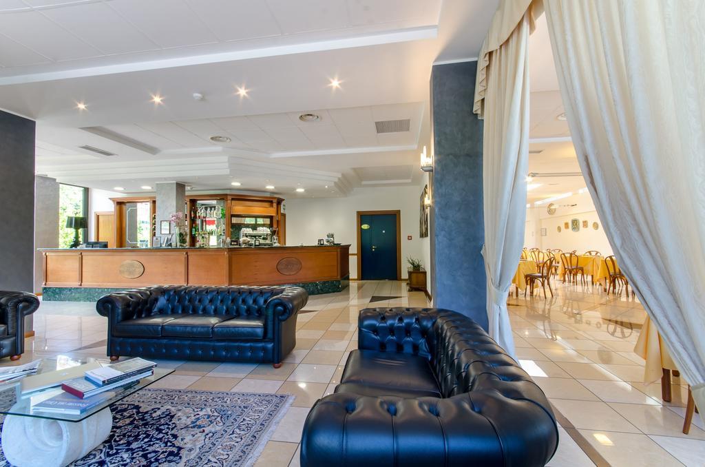 Hotel Federico II LʼAquila Dış mekan fotoğraf