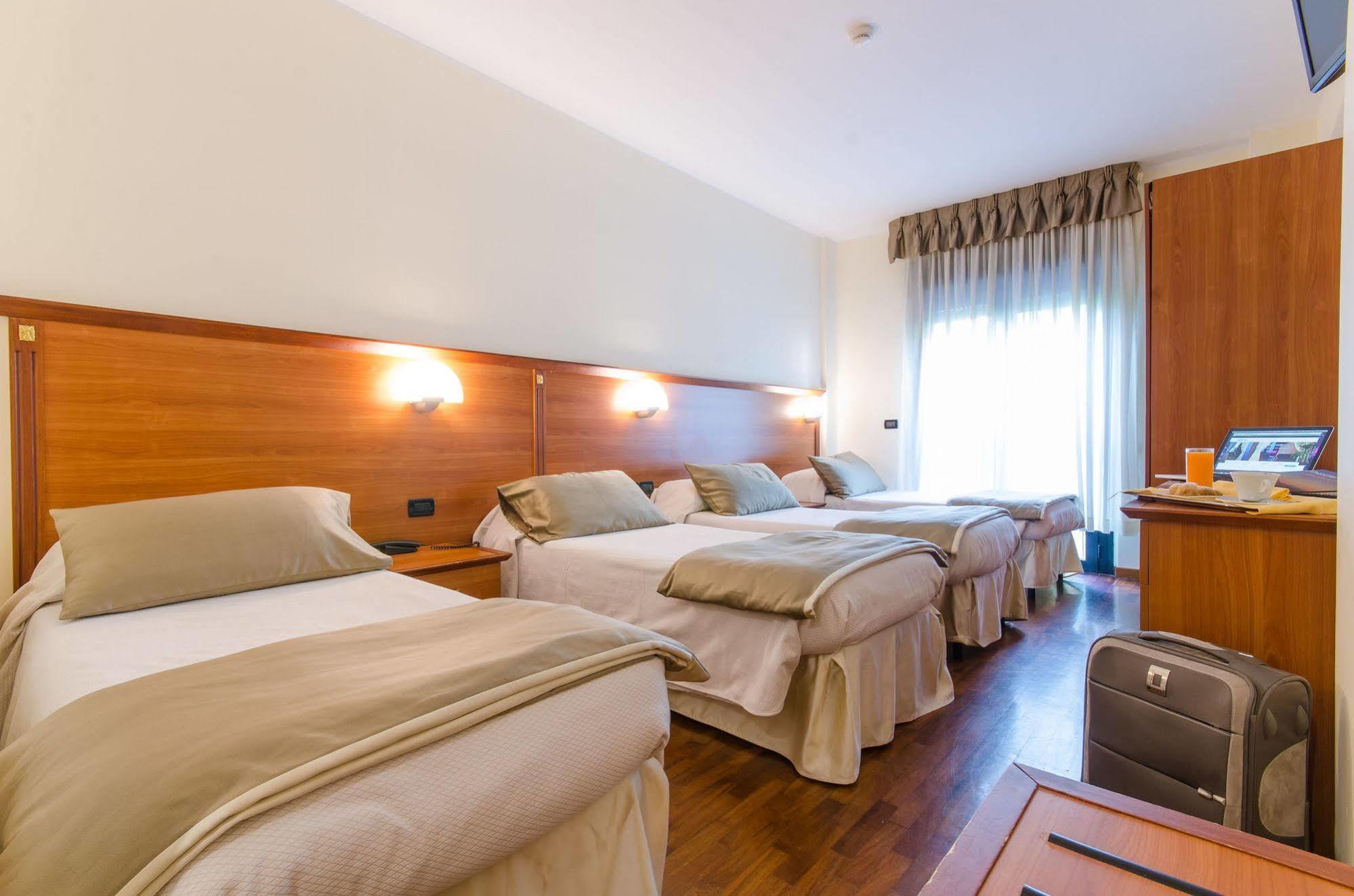 Hotel Federico II LʼAquila Dış mekan fotoğraf